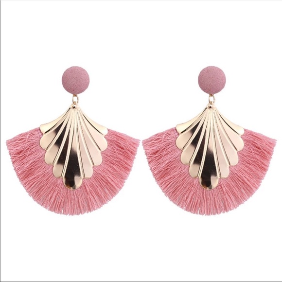HP 💕 Pink and Gold Tassel Earrings - Picture 3 of 3